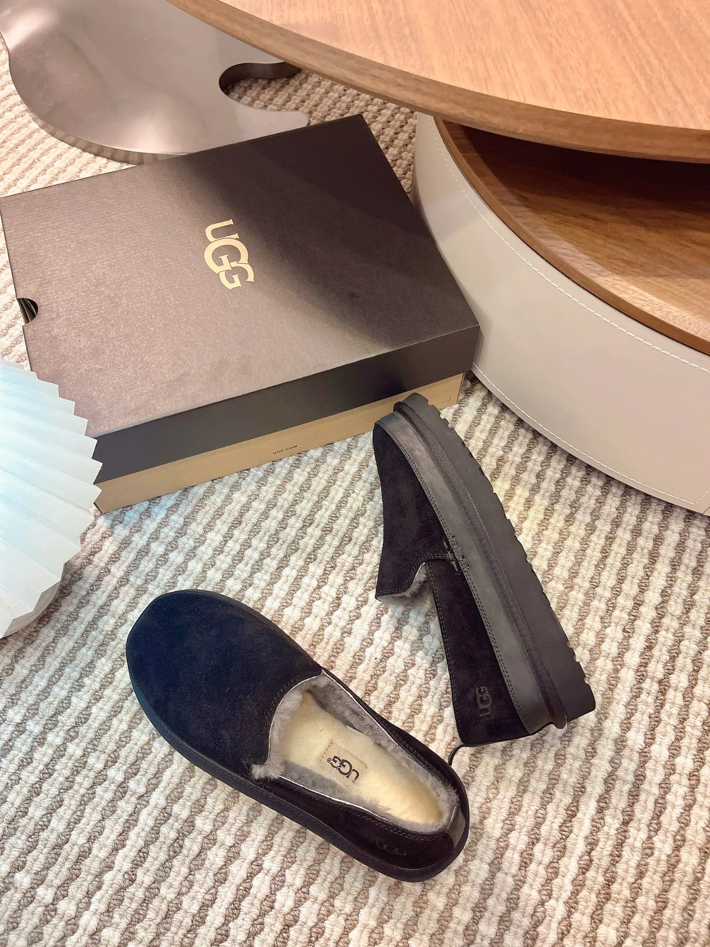 【UGG】 P: 520💰 Size: 39-45 2025 new style 𝑼𝑮𝑮•Men's ◾️. Men's winter snow boots and fur shoes. The matching coefficient is also 100%. 💥Good-looking✨Fully fashionable and full of aura when put on📈 Upper: High-quality cow suede Lining: Sheep fur integrated🐑Wool lining Outsole: EVA anti-slip outsole.